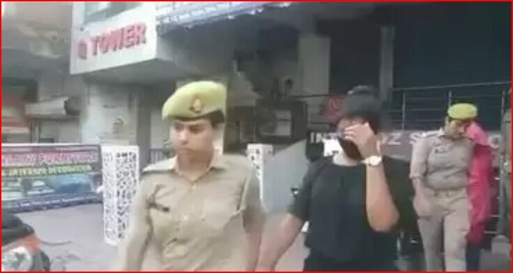 पुलिस के स्पा सेंटर पर छापे से हड़कंप- ऐसे हालात में मिले युवक युवतियां
