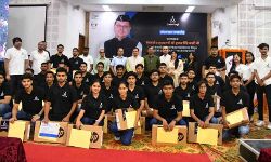 प्रशिक्षित युवाओं को CM ने प्रदान किये नियुक्ति पत्र, लेपटॉप प्रशिक्षित युवाओं को CM ने प्रदान किये नियुक्ति पत्र, लेपटॉप