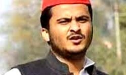 बैकडोर से घुसे अब्दुल्ला आजम से ईडी ने की 6 घंटे पूछताछ बैकडोर से घुसे अब्दुल्ला आजम से ईडी ने की 6 घंटे पूछताछ