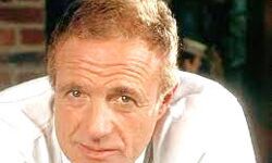 द गॉडफादर के अभिनेता जेम्स कान का 82 वर्ष की आयु में निधन द गॉडफादर के अभिनेता जेम्स कान का 82 वर्ष की आयु में निधन