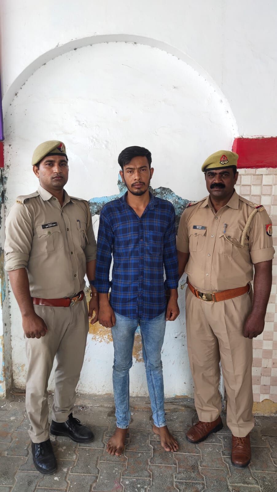 पुलिस मुठभेड़ में एक बदमाश ने चखा पुलिस की गोली का स्वाद- दो अरेस्ट पुलिस मुठभेड़ में एक बदमाश ने चखा पुलिस की गोली का स्वाद- दो अरेस्ट