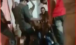 थाने में तमंचे पर डिस्को कर चर्चित हुआ कांस्टेबल किया बर्खास्त थाने में तमंचे पर डिस्को कर चर्चित हुआ कांस्टेबल किया बर्खास्त