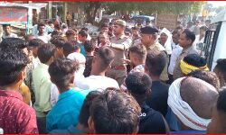 ठेके से खरीदी देसी शराब के पीने से 2 लोगों की मौत, किया हाईवे जाम ठेके से खरीदी देसी शराब के पीने से 2 लोगों की मौत, किया हाईवे जाम