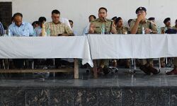 डीएम एसएसपी ने ग्राम प्रधानों व शिविर संचालकों को सौंपी यह जिम्मेदारी डीएम एसएसपी ने ग्राम प्रधानों व शिविर संचालकों को सौंपी यह जिम्मेदारी