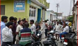 ई रिक्शा चार्जिंग ने मचा दिया ऐसा कोहराम, बाप बेटे की मौत, दो गंभीर ई रिक्शा चार्जिंग ने मचा दिया ऐसा कोहराम, बाप बेटे की मौत, दो गंभीर