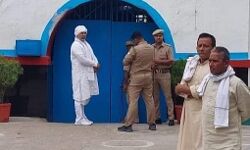 शिक्षक रालोद नेता मारपीट विवाद में राकेश ने की समझौते की पटकथा तैयार शिक्षक रालोद नेता मारपीट विवाद में राकेश ने की समझौते की पटकथा तैयार