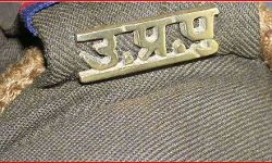 कक्षा 11 के छात्र ने इस तरह कांस्टेबल को कार के बोनट पर टांगकर घुमाया