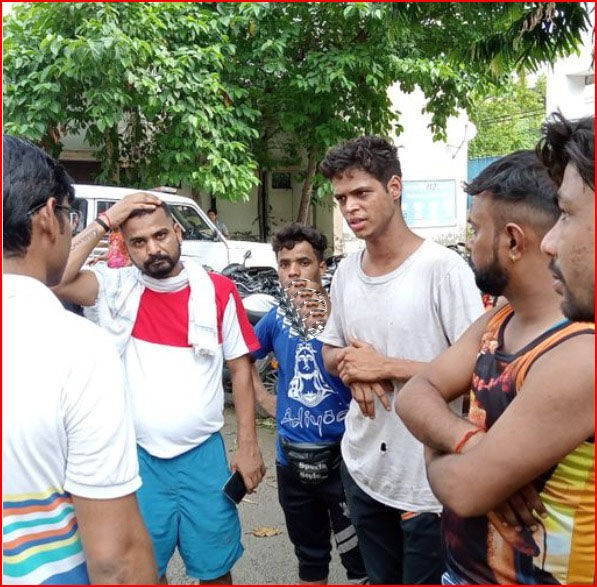 सेल्फी के चक्कर में कांवड़िया की चली गई ऐसे जान- मचा कोहराम सेल्फी के चक्कर में कांवड़िया की चली गई ऐसे जान- मचा कोहराम