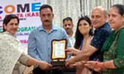 सांबा के जिला आयुक्त कार्यालय में कैंसर जागरूकता अभियान आयोजित