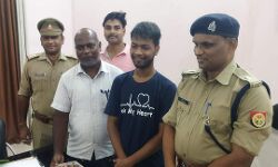 एक घंटे में लड़का हुआ सकुशल बरामद- पुलिस को खिलाई मिठाई