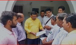 जिला परिषद बाजार का हॉर्डिंग मामला गरमाया- सीएम तक जाने का प्लान जिला परिषद बाजार का हॉर्डिंग मामला गरमाया- सीएम तक जाने का प्लान