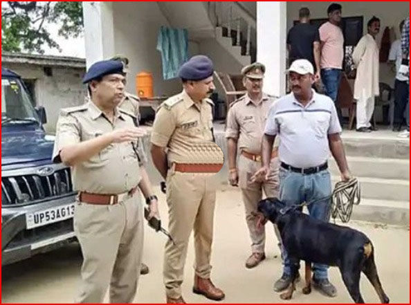सपा नेता के घर बदमाशों का धावा- बंधक बनाकर राइफल नकदी उड़ाई