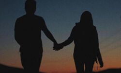 घर से हुए थे प्रेमी युगल फरार-हाथ पकड़कर ट्रेन के आगे कूदकर दे दी जान घर से हुए थे प्रेमी युगल फरार-हाथ पकड़कर ट्रेन के आगे कूदकर दे दी जान