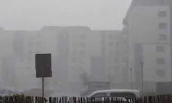 तूफान के कारण एक की मौत, हजारों लोग अंधेर में रहने पर मजबूर