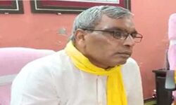 अखिलेश अपने परिवार को नहीं संभाल पा रहे- हमें कहां से संभालेंगे- राजभर अखिलेश अपने परिवार को नहीं संभाल पा रहे- हमें कहां से संभालेंगे- राजभर