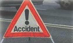 सड़क हादसे में दुर्घटनाग्रस्त हुआ कांवड़ वाहन, एक की मौत, 7 घायल सड़क हादसे में दुर्घटनाग्रस्त हुआ कांवड़ वाहन, एक की मौत, 7 घायल