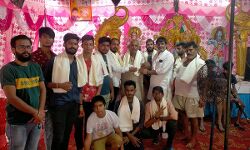 मनीष चौधरी ने किया उत्कृष्ट सहयोग करने वालों को शाल ओढाकर सम्मानित मनीष चौधरी ने किया उत्कृष्ट सहयोग करने वालों को शाल ओढाकर सम्मानित