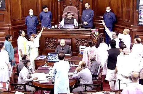 संसद में हंगामे के बाद किये गये विपक्ष के 19 सांसद निलम्बित