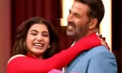 अक्षय ने गोद में उठाकर किया ऐसा- अभिनेत्री कहने लगी एम्बुलेंस मंगवाओ अक्षय ने गोद में उठाकर किया ऐसा- अभिनेत्री कहने लगी एम्बुलेंस मंगवाओ