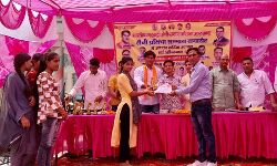 10वीं और 12वीं के होनहार विद्यार्थियों को सम्मानित कर बढ़ाया हौसला