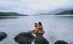 रूबीना की हुई हॉट तस्वीरें वायरल- पति के संग कर रही रोमांस रूबीना की हुई हॉट तस्वीरें वायरल- पति के संग कर रही रोमांस