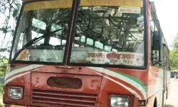 बस से टकराई जिलाधिकारी की कार- सड़क दुर्घटना में बची बाल बाल जान