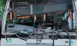 रोडवेज बस की ट्रैक्टर ट्रॉली के साथ भिड़ंत-दर्जनों घायल रोडवेज बस की ट्रैक्टर ट्रॉली के साथ भिड़ंत-दर्जनों घायल