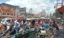 न्यायालय की मांग को लेकर वकीलों में उबाल-दफ्तर की तालाबंदी कर लगाया जाम