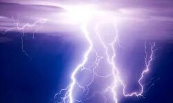 आकाशीय बिजली की चपेट में आने से युवक की मौत- 6 मजदूर झुलसे आकाशीय बिजली की चपेट में आने से युवक की मौत- 6 मजदूर झुलसे