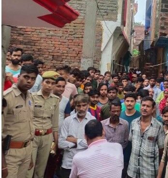 किन्नर की हत्या कर साथी समेटकर ले गये नकदी एवं जेवरात-पुलिस कर रही तलाश