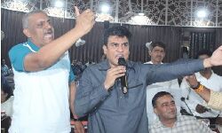 आपस में भिड़े भाजपाई एवं कांग्रेसियों की खींचतान में हुआ ऐसा काम आपस में भिड़े भाजपाई एवं कांग्रेसियों की खींचतान में हुआ ऐसा काम