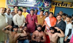 भोपा पहुंचे मनीष चौधरी- फूड सप्लीमेंट की दुकान का किया उद्घाटन भोपा पहुंचे मनीष चौधरी- फूड सप्लीमेंट की दुकान का किया उद्घाटन