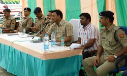 उपचुनाव को पारदर्शिता के साथ शांति से संपन्न कराएं मतदान कर्मी-DM SSP