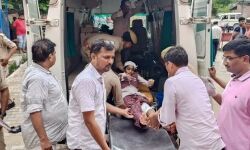 टैंकर ने स्कूली बस में मारी जोरदार टक्कर- 19 बच्चे घायल, 6 गंभीर