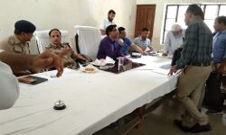 कमिश्नर एवं डीआईजी ने तहसील दिवस में सुनी समस्याएं-कराया निदान कमिश्नर एवं डीआईजी ने तहसील दिवस में सुनी समस्याएं-कराया निदान