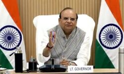 गवर्नर का बड़ा एक्शन-IAS अफसर समेत 11 अधिकारी सस्पेंड गवर्नर का बड़ा एक्शन-IAS अफसर समेत 11 अधिकारी सस्पेंड