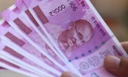 फिर गिरा रुपया-अमेरिकी डॉलर के मुकाबले 22 पैसे टूटा रुपया