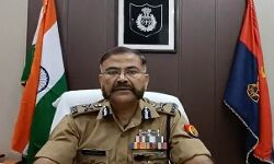 सरकार का एक्शन-सुपरहिट श्रीकांत त्यागी मामले में SHO समेत 7 सस्पेंड सरकार का एक्शन-सुपरहिट श्रीकांत त्यागी मामले में SHO समेत 7 सस्पेंड