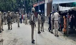 मोहर्रम के जुलूस के दौरान दो पक्षों में पथराव- भगदड मचते ही बाजार बंद मोहर्रम के जुलूस के दौरान दो पक्षों में पथराव- भगदड मचते ही बाजार बंद