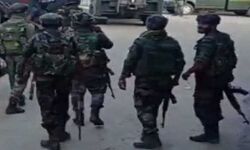 कश्मीरी पंडित राहुल भट के हत्यारे को सुरक्षा बलों ने बडगाम में घेरा कश्मीरी पंडित राहुल भट के हत्यारे को सुरक्षा बलों ने बडगाम में घेरा