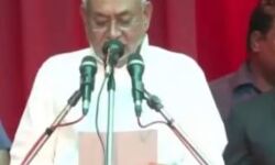 आठवीं बार सीएम बने नीतीश ने ग्रहण की शपथ-बदला सरकार का चेहरा मोहरा आठवीं बार सीएम बने नीतीश ने ग्रहण की शपथ-बदला सरकार का चेहरा मोहरा