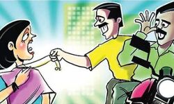 सभ्य बदमाश ने चाची को प्रणाम कर शालीनता से ऐसे दिया लूट को अंजाम