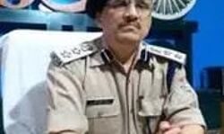 कंट्रोल रूम को लोकेशन नहीं बताने पर 6 पुलिस चौकी इंचार्ज लाइन हाजिर कंट्रोल रूम को लोकेशन नहीं बताने पर 6 पुलिस चौकी इंचार्ज लाइन हाजिर