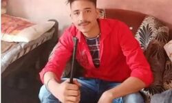 अवैध हथियार के साथ खींची फोटो- सोशल मीडिया पर दिखाई हनक अवैध हथियार के साथ खींची फोटो- सोशल मीडिया पर दिखाई हनक