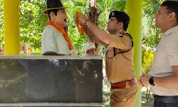 एसपी ने ध्वजारोहण कर तिरंगे को दी सलामी- शहर में निकाली तिरंगा रैली