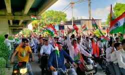 लो जी विपरीत सोच रखने वालों ने आखिर उठा ही दी तिरंगा यात्रा पर अंगुली