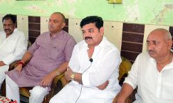 भाजपा का नहीं सांसद का विरोध, साजिश के तहत फंसाया श्रीकांत-सुधीर भाजपा का नहीं सांसद का विरोध, साजिश के तहत फंसाया श्रीकांत-सुधीर