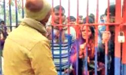 रंग लाये सरकार के प्रयास- संभव हुई 70 हजार बहनों की बंदियो से मुलाकात रंग लाये सरकार के प्रयास- संभव हुई 70 हजार बहनों की बंदियो से मुलाकात