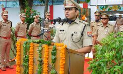 ध्वजारोहण कर SSP ने दी राष्ट्रीय ध्वज तिरंगे को सलामी