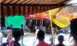 तिरंगा यात्रा के दौरान लखनऊ में बवाल, हंगामे पथराव के बाद फोर्स तैनात तिरंगा यात्रा के दौरान लखनऊ में बवाल, हंगामे पथराव के बाद फोर्स तैनात